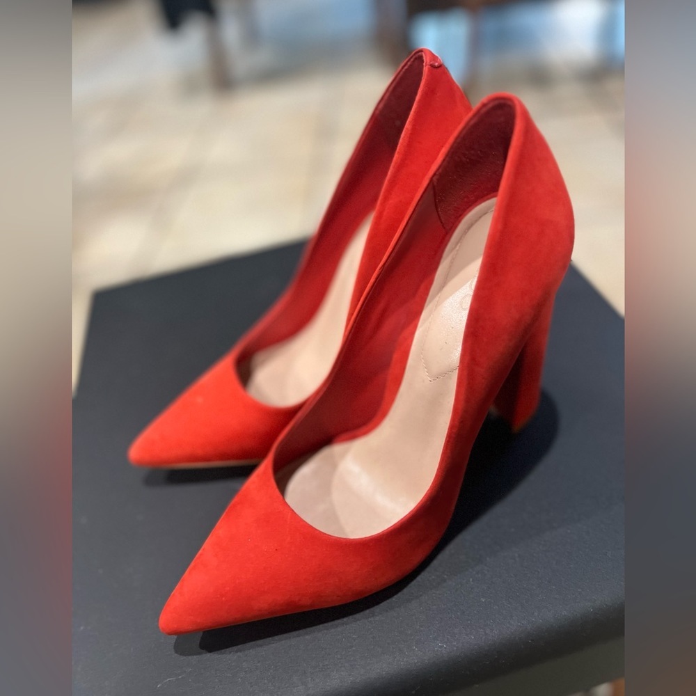LIKE NEW ALDO SHOES SIZE 7.5